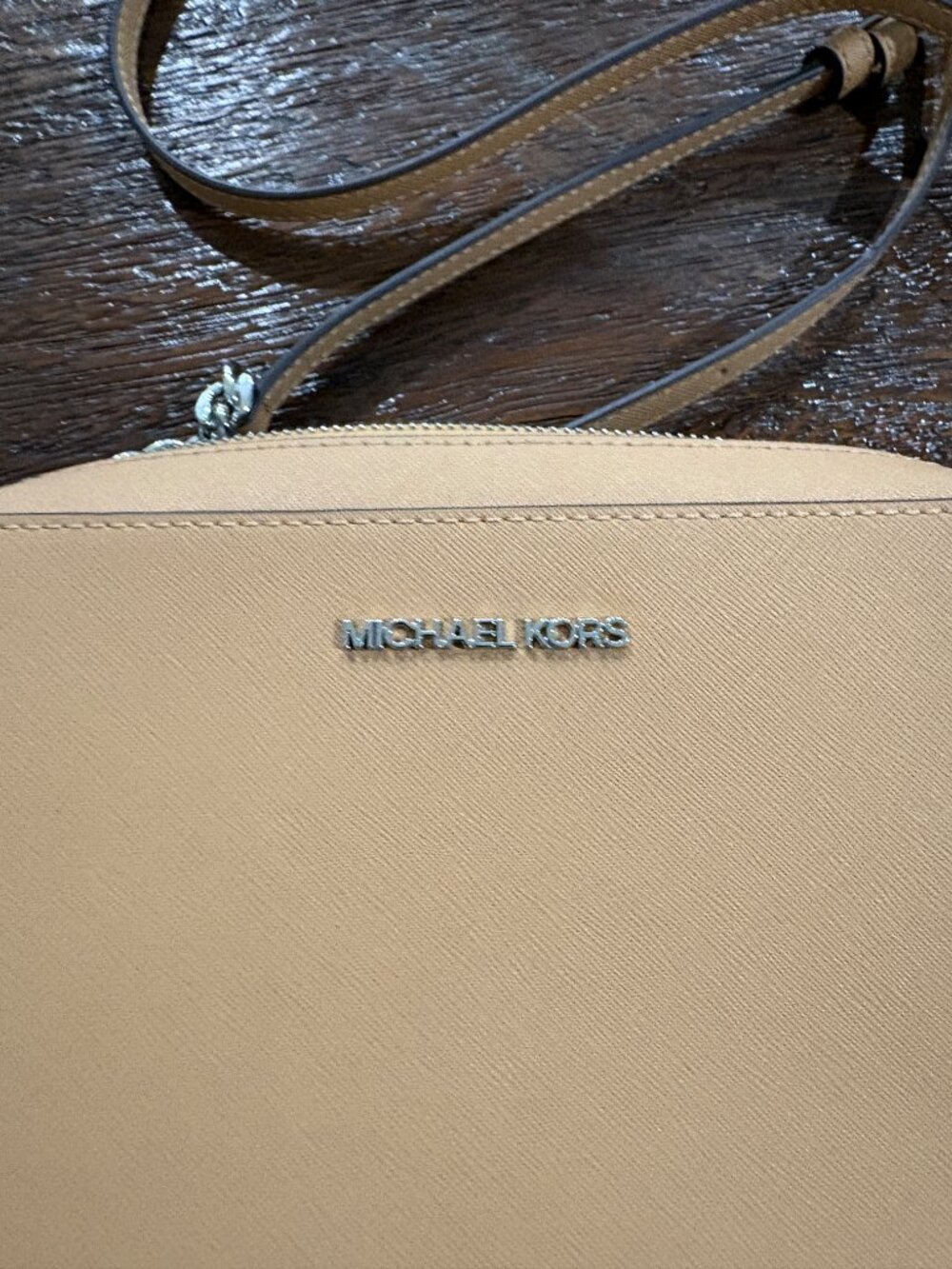 Michael Kors Jet Set Item LG EW Crossbody Peanut  Light Carmel in color NEW - Picture 5 of 7